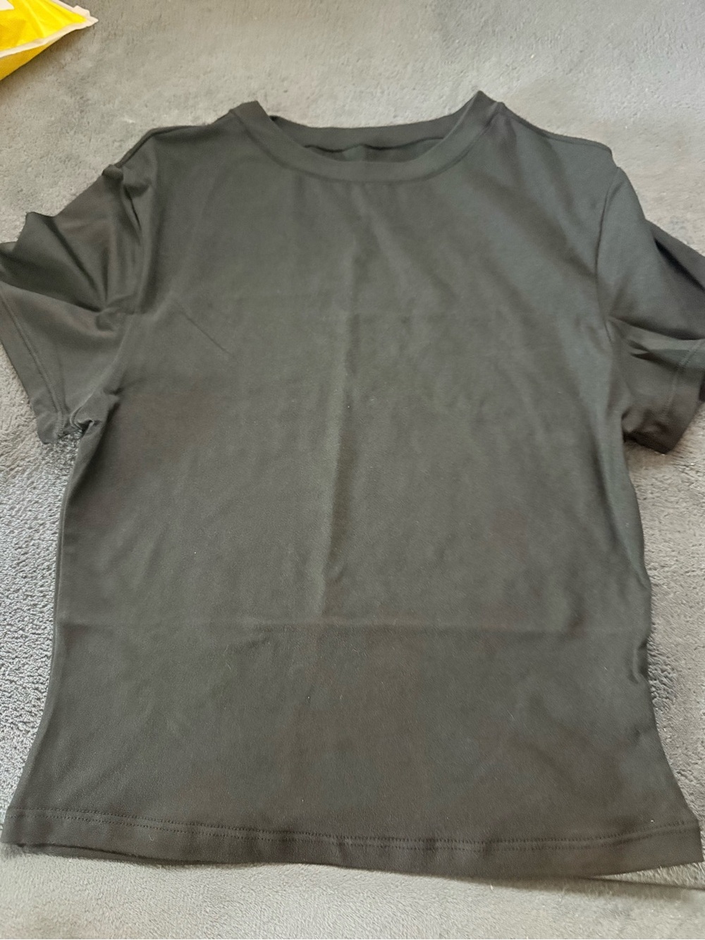 Women's Short Sleeve Crewneck Tee in Black